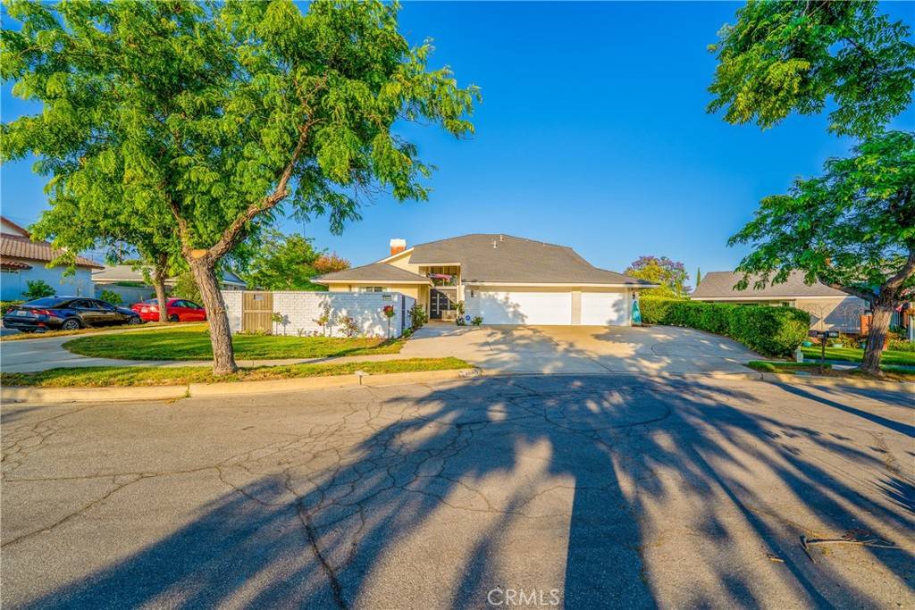 Claremont, CA 91711,2040 Cape Cod CT
