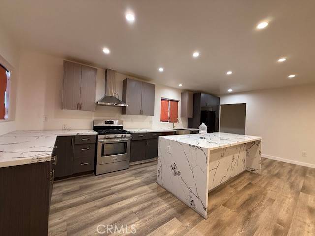 Downey, CA 90242,8106 Leeds ST