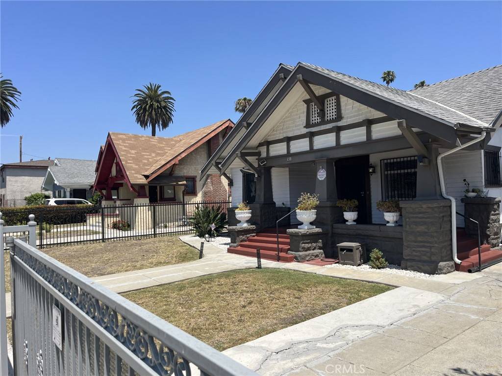 Los Angeles, CA 90026,138 N Dillon ST