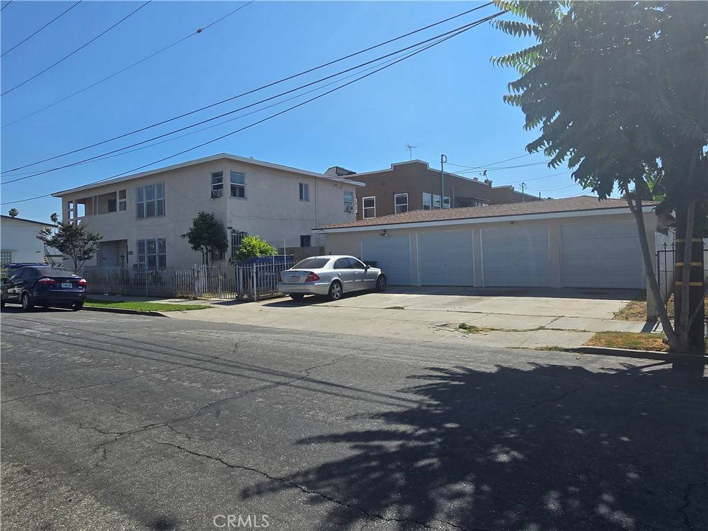 Compton, CA 90220,301 W Magnolia ST