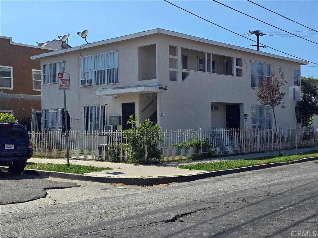 Compton, CA 90220,301 W Magnolia ST