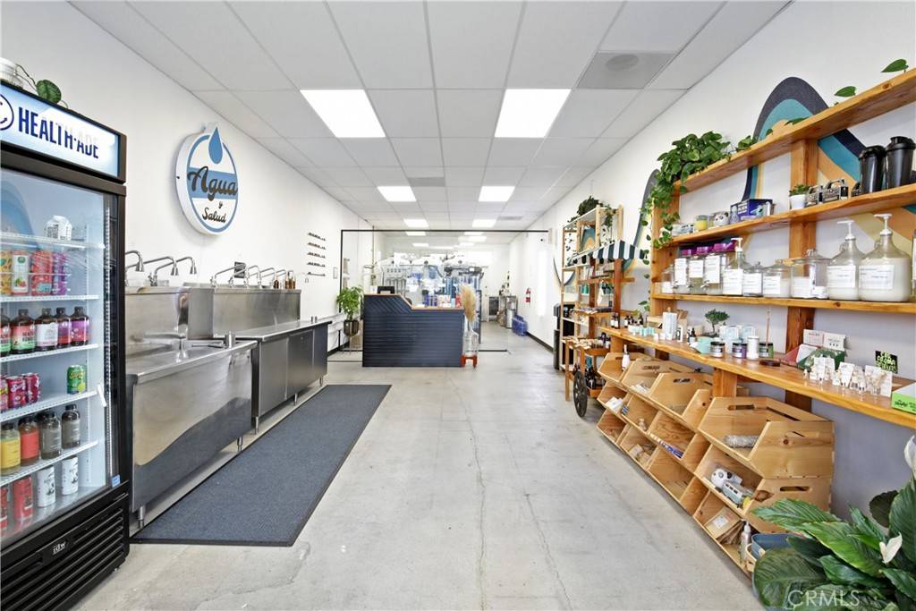 Downey, CA 90240,9984 lakewood BLVD
