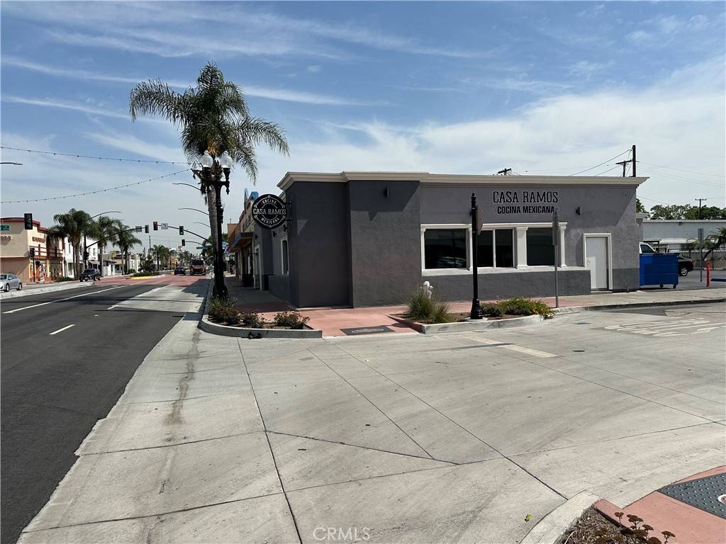 Santa Ana, CA 92707,1717 S Main ST