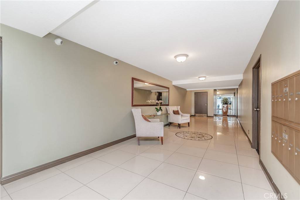 West Hollywood, CA 90046,1355 N Sierra Bonita AVE #307