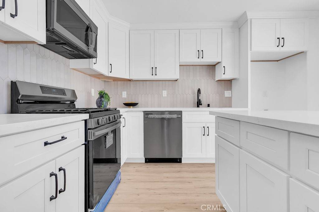 Yorba Linda, CA 92886,20022 Pineville CT #56