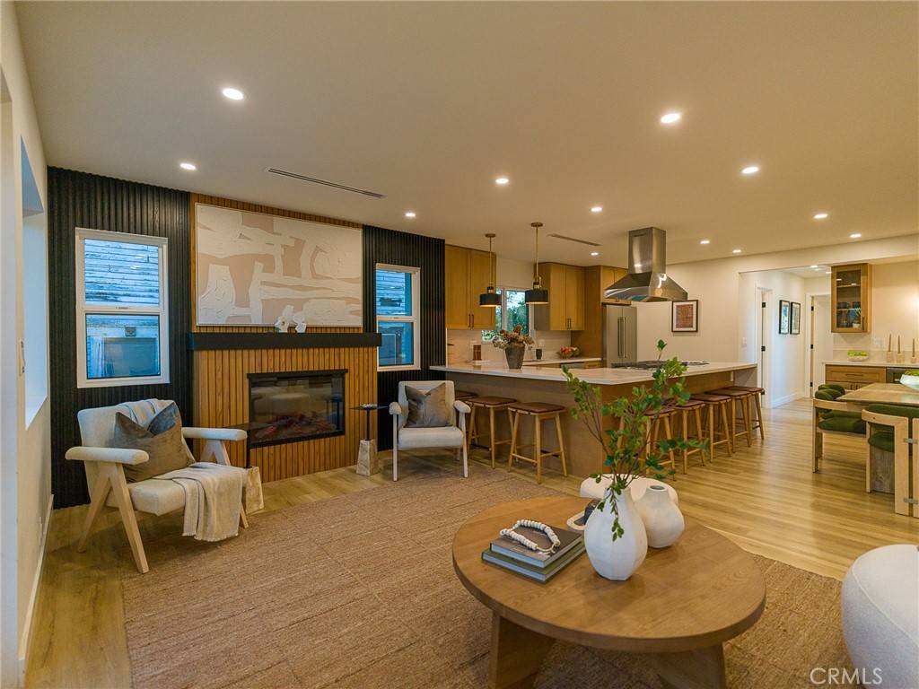 Los Angeles, CA 90042,4925 Buchanan ST