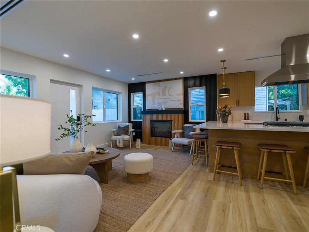Los Angeles, CA 90042,4925 Buchanan ST
