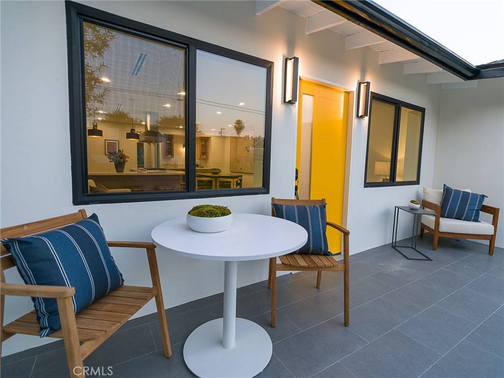 Los Angeles, CA 90042,4925 Buchanan ST