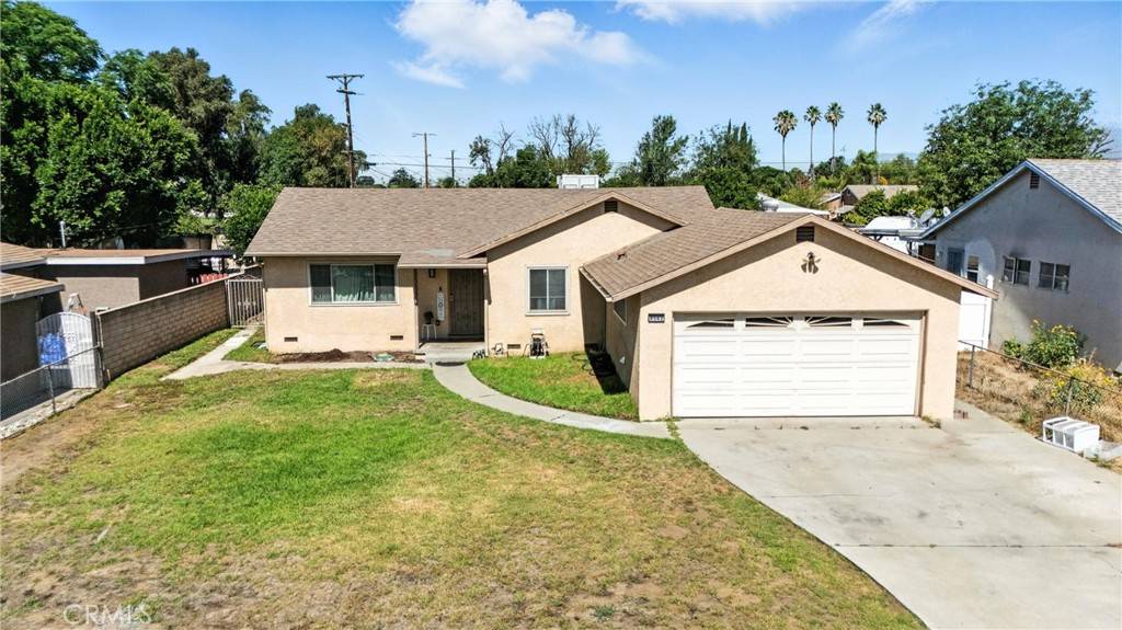 Fontana, CA 92335,9562 Locust AVE