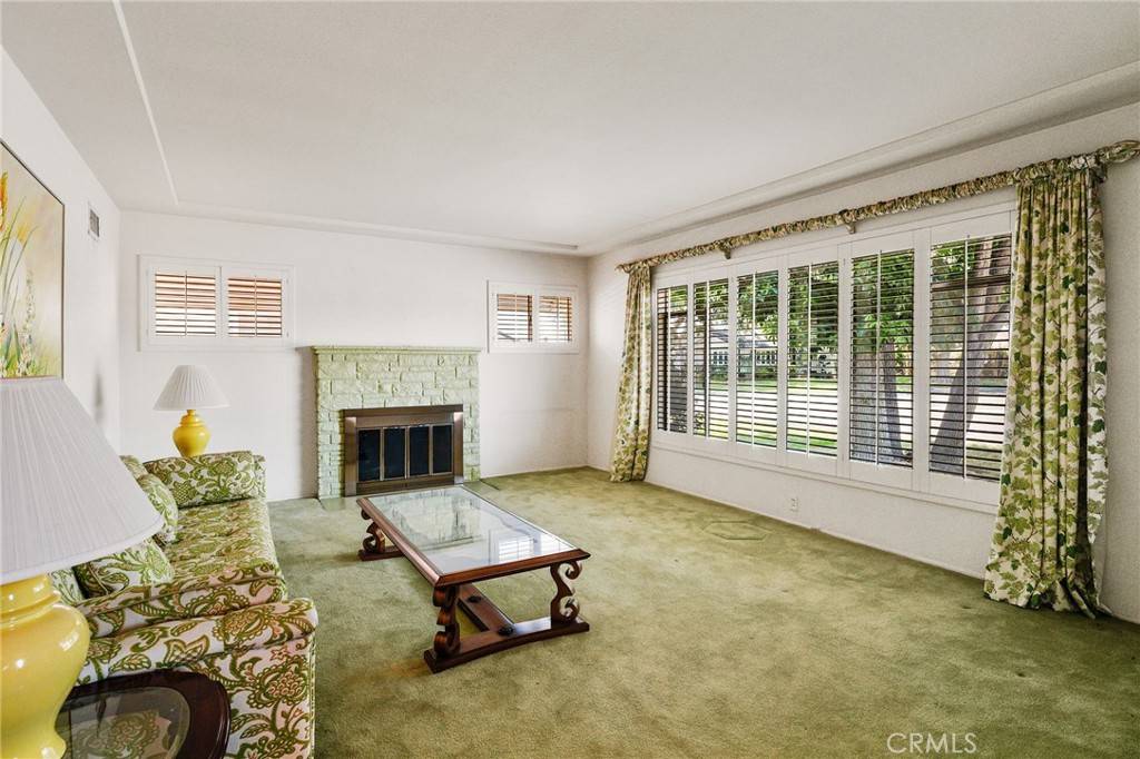 Downey, CA 90240,9956 Bellder DR
