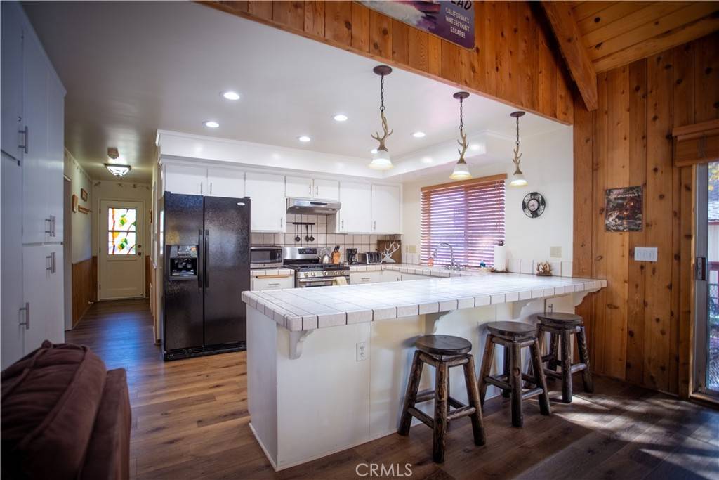 Lake Arrowhead, CA 92352,1126 Aleutian DR