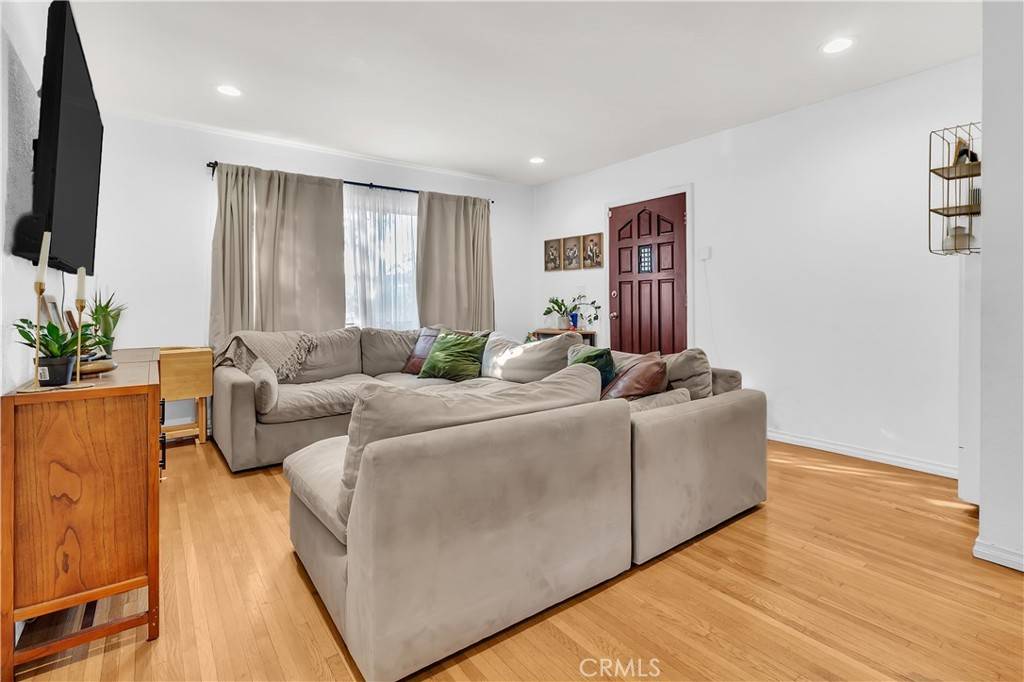 Pico Rivera, CA 90660,7708 Birchleaf AVE