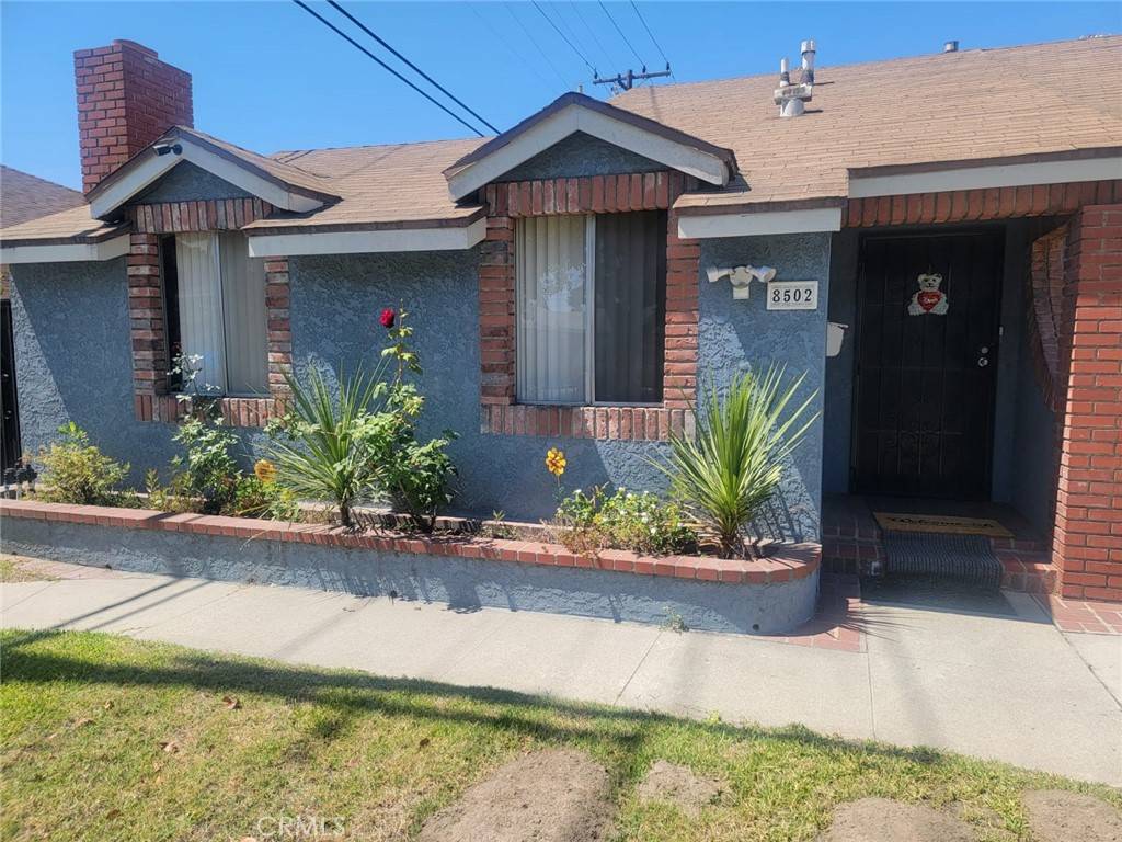 Downey, CA 90242,8502 Borson ST