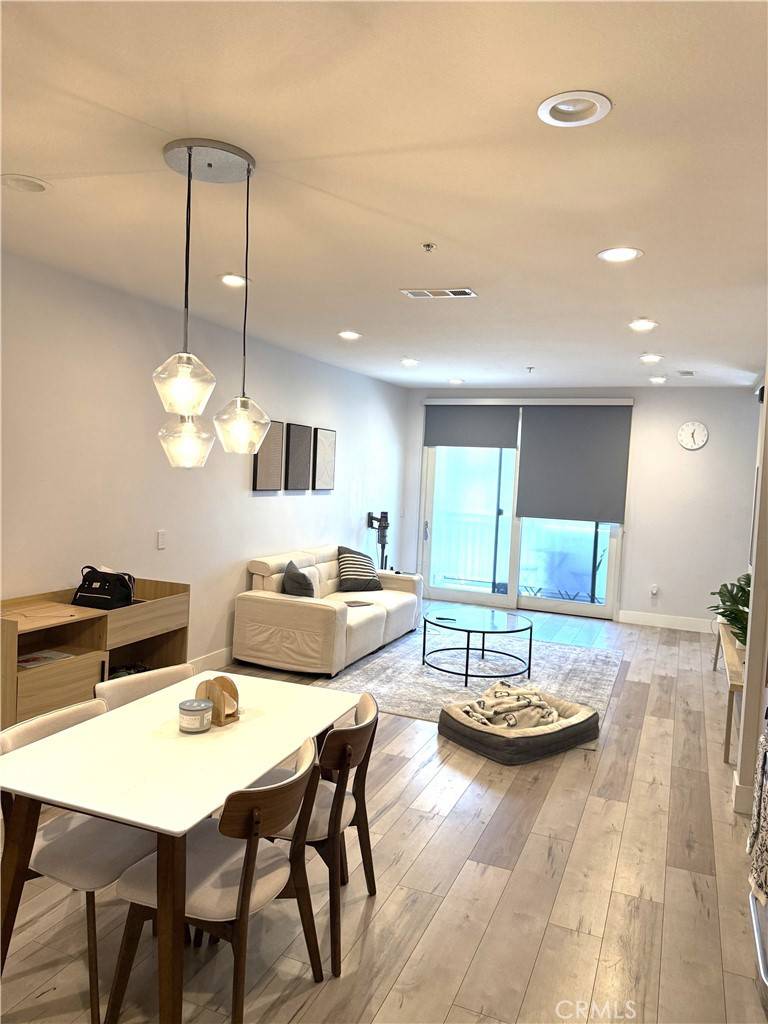 Los Angeles, CA 90017,1234 Wilshire Blvd #330