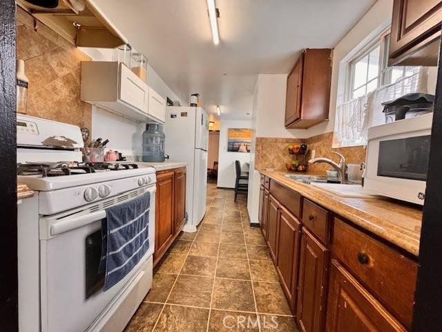 Paramount, CA 90723,15325 Orange Ave, D8