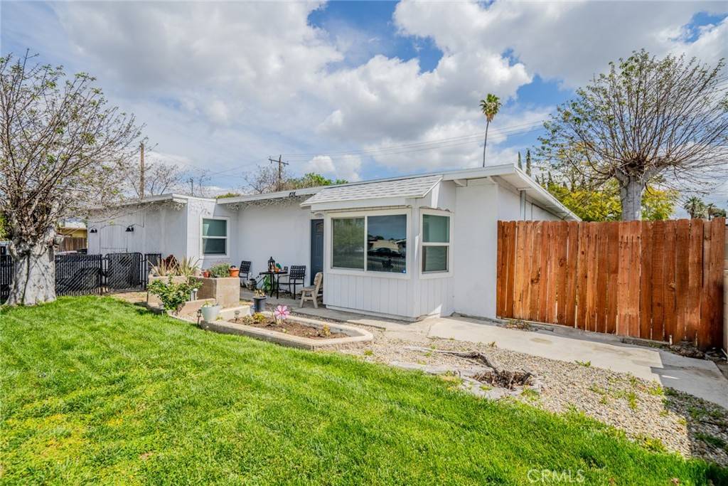 Riverside, CA 92507,414 Iowa AVE