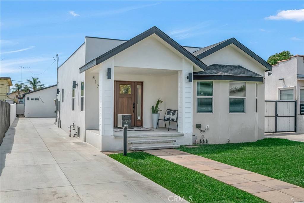 South Gate, CA 90280,8177 San Antonio AVE
