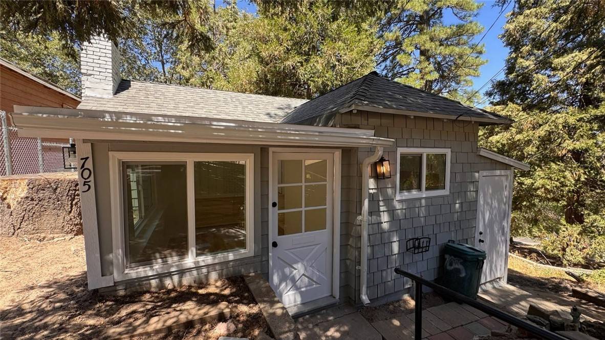 Crestline, CA 92325,705 Ashlar DR