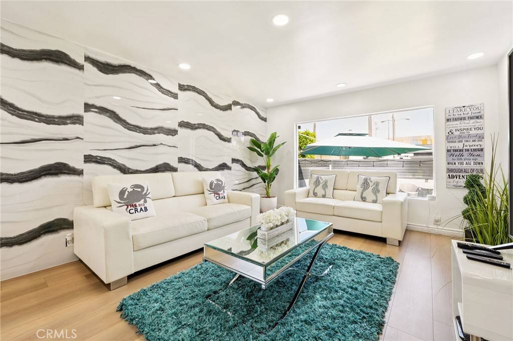 Venice, CA 90291,835 Sunset AVE