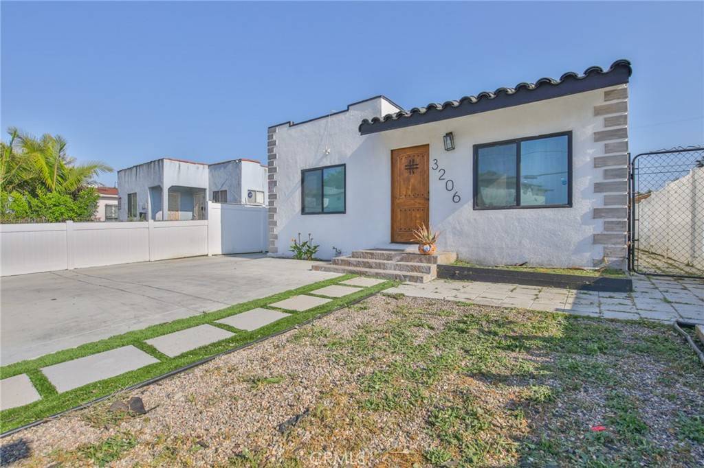 Los Angeles, CA 90043,3206 W 59th ST