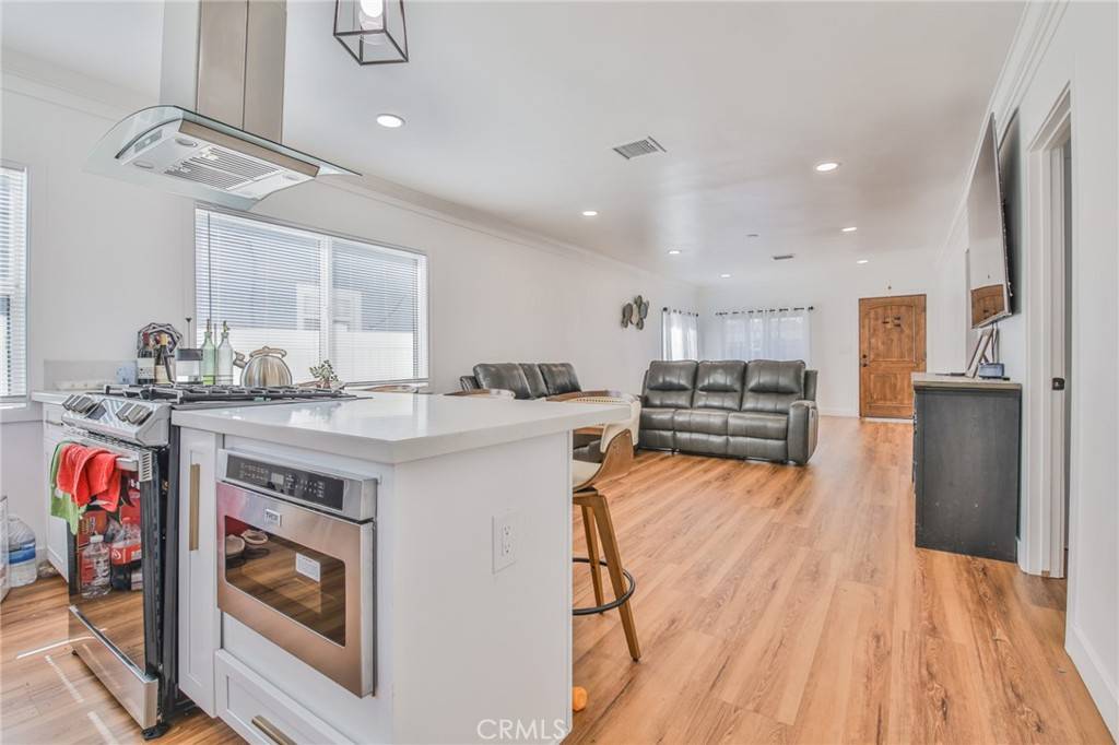 Los Angeles, CA 90043,3206 W 59th ST