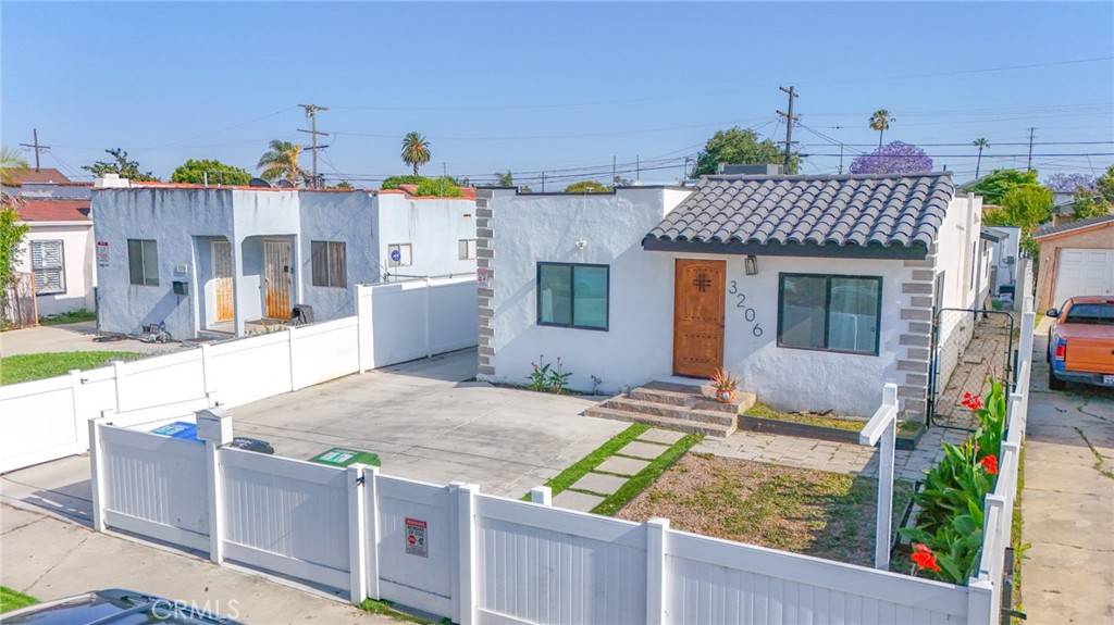 Los Angeles, CA 90043,3206 W 59th ST