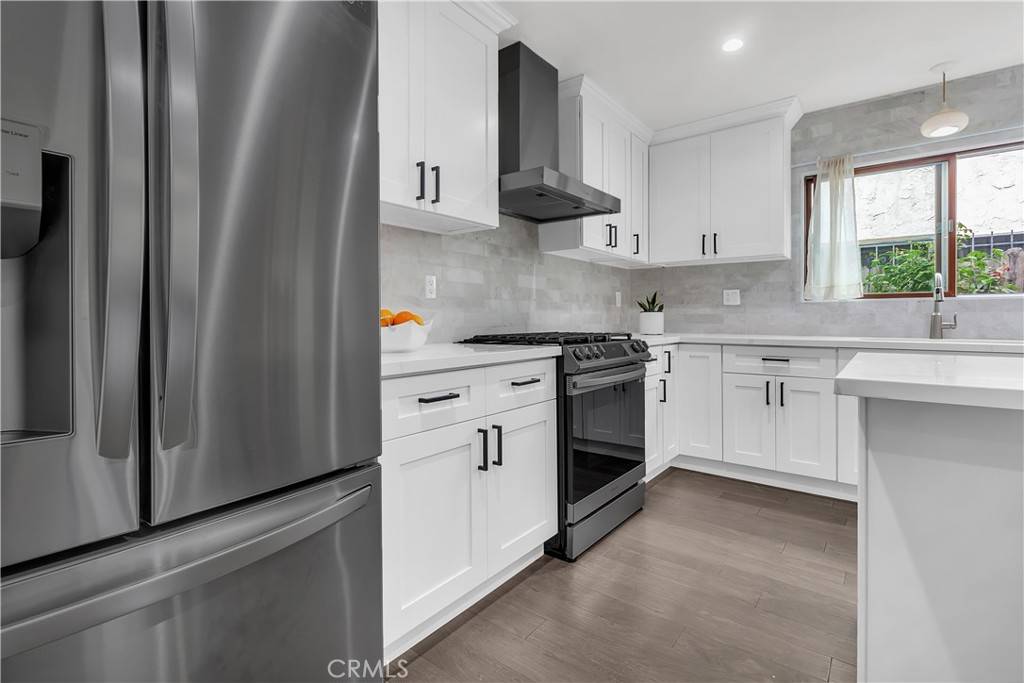 Pasadena, CA 91103,1121 Eucalyptus LN