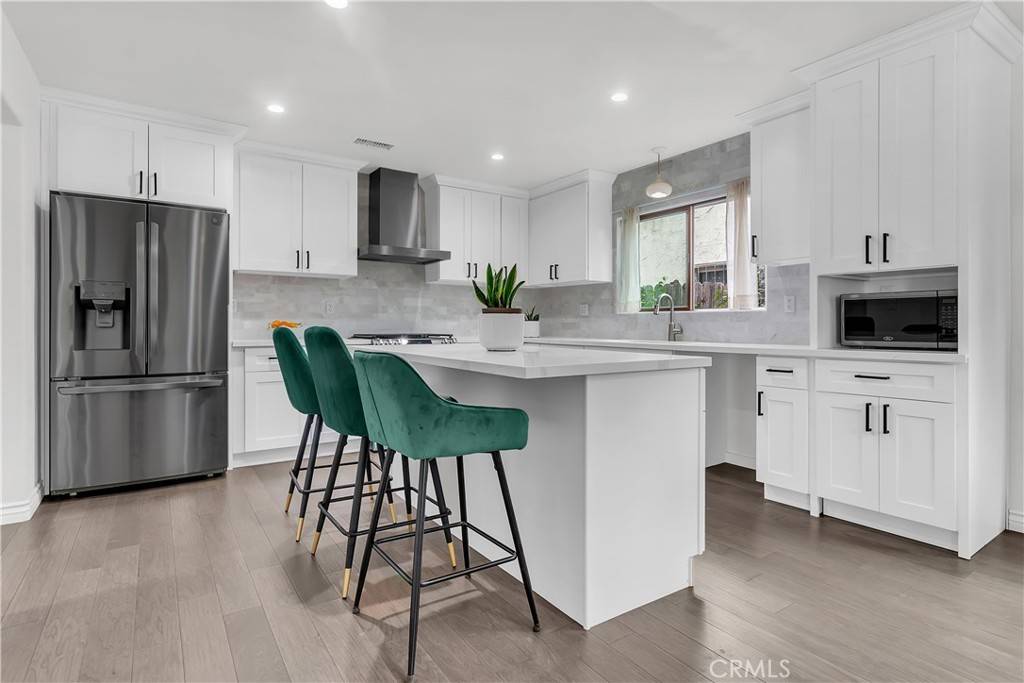 Pasadena, CA 91103,1121 Eucalyptus LN