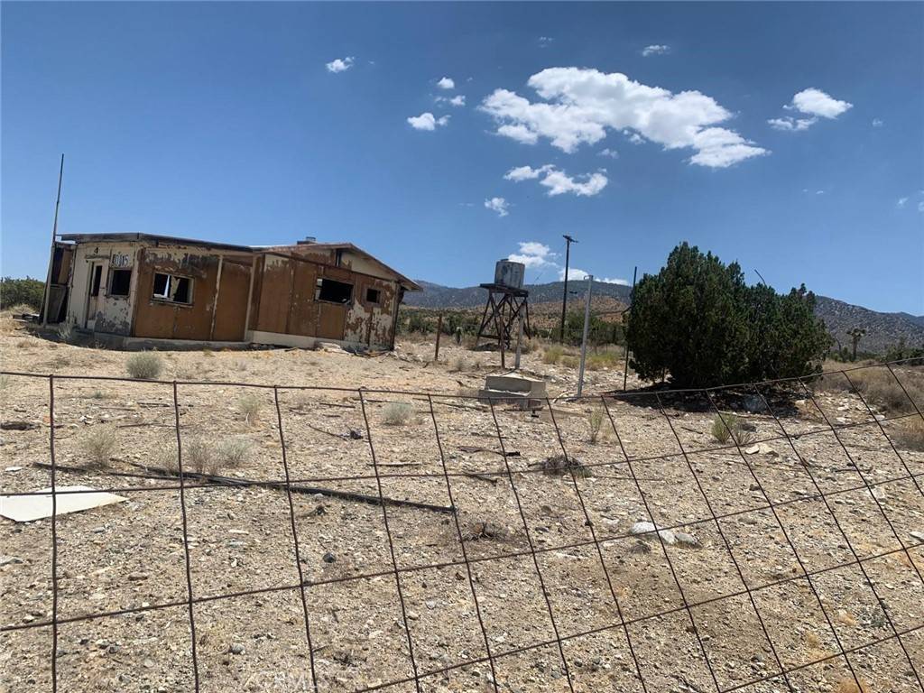Llano, CA 93544,0 Avenue Z-4