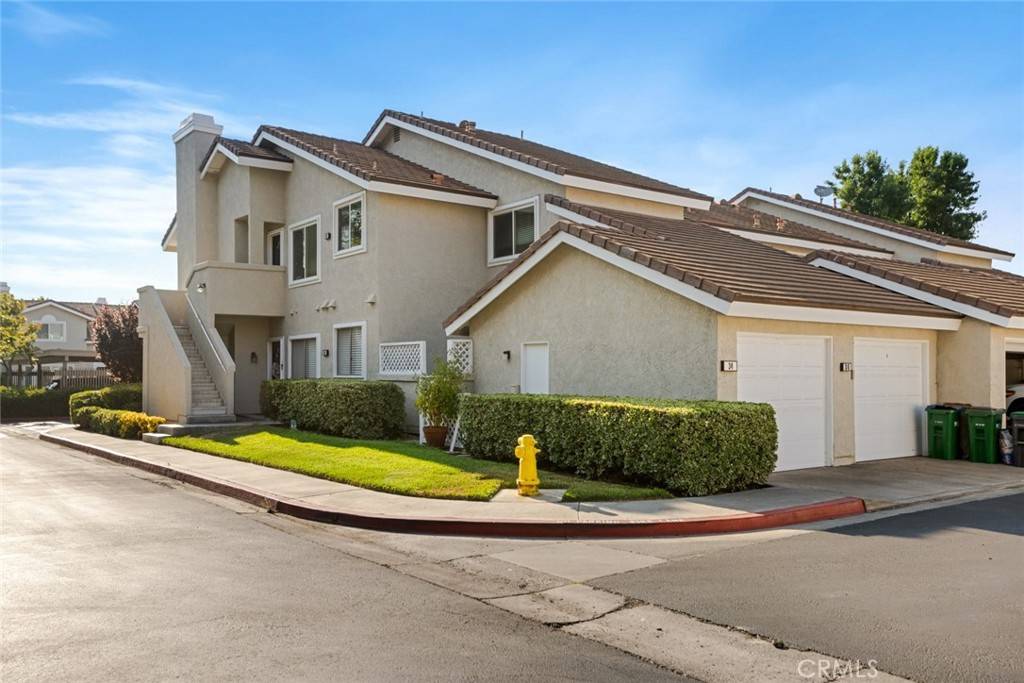 Irvine, CA 92614,36 Greenmoor #18