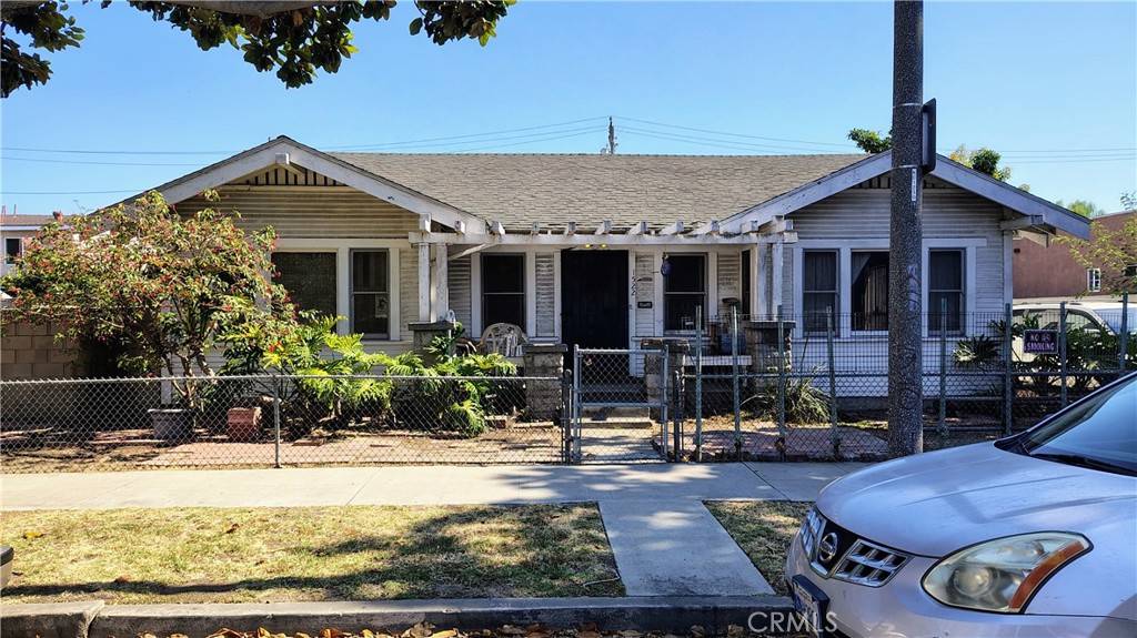 Long Beach, CA 90810,1522 W 19 ST W