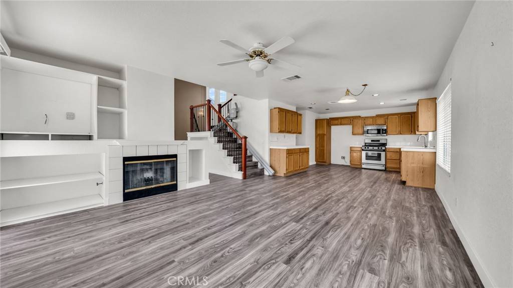 Palmdale, CA 93551,40123 Vicker WAY