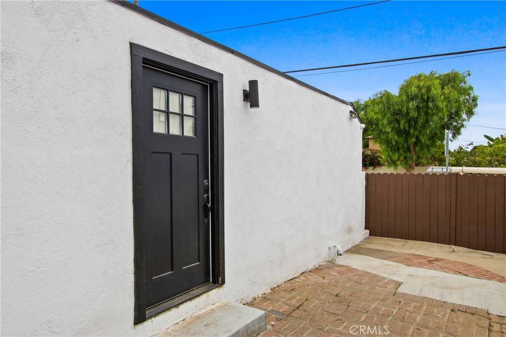 Los Angeles, CA 90047,1558 W 105th ST