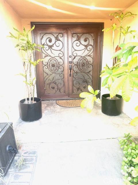 Downey, CA 90240,9720 Blandwood RD