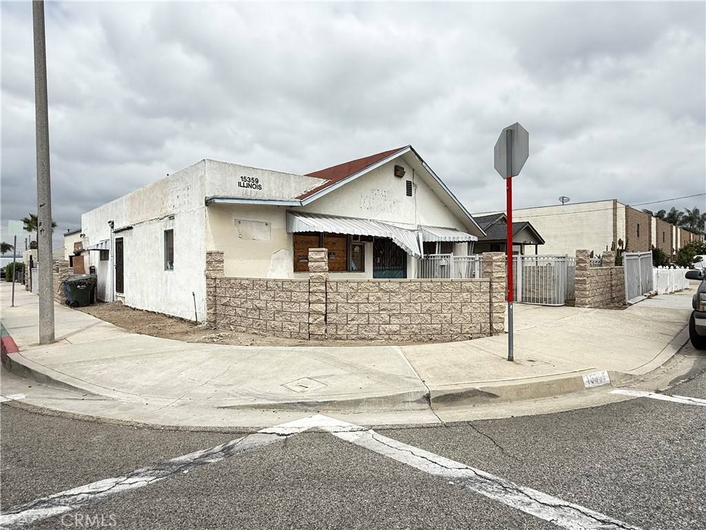 Paramount, CA 90723,15359 Illinois AVE