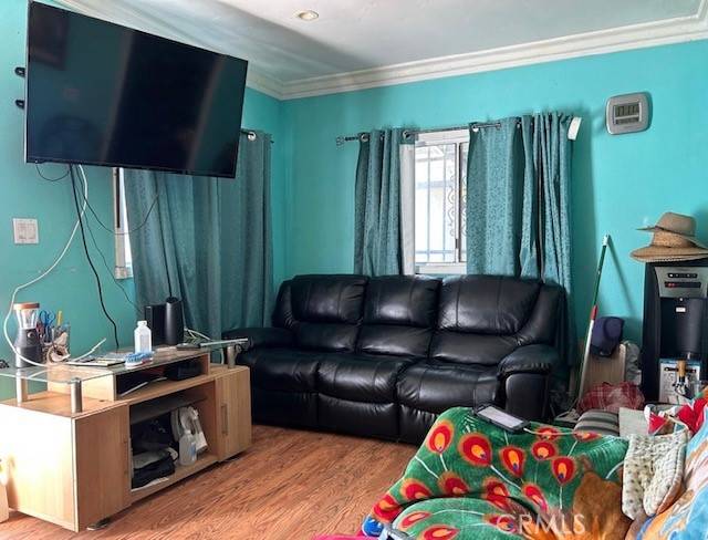 Compton, CA 90222,2215 E 124 ST