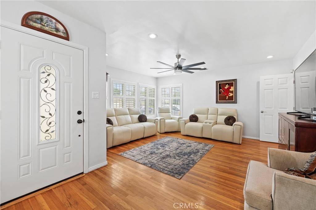 Whittier, CA 90603,15112 Flomar DR