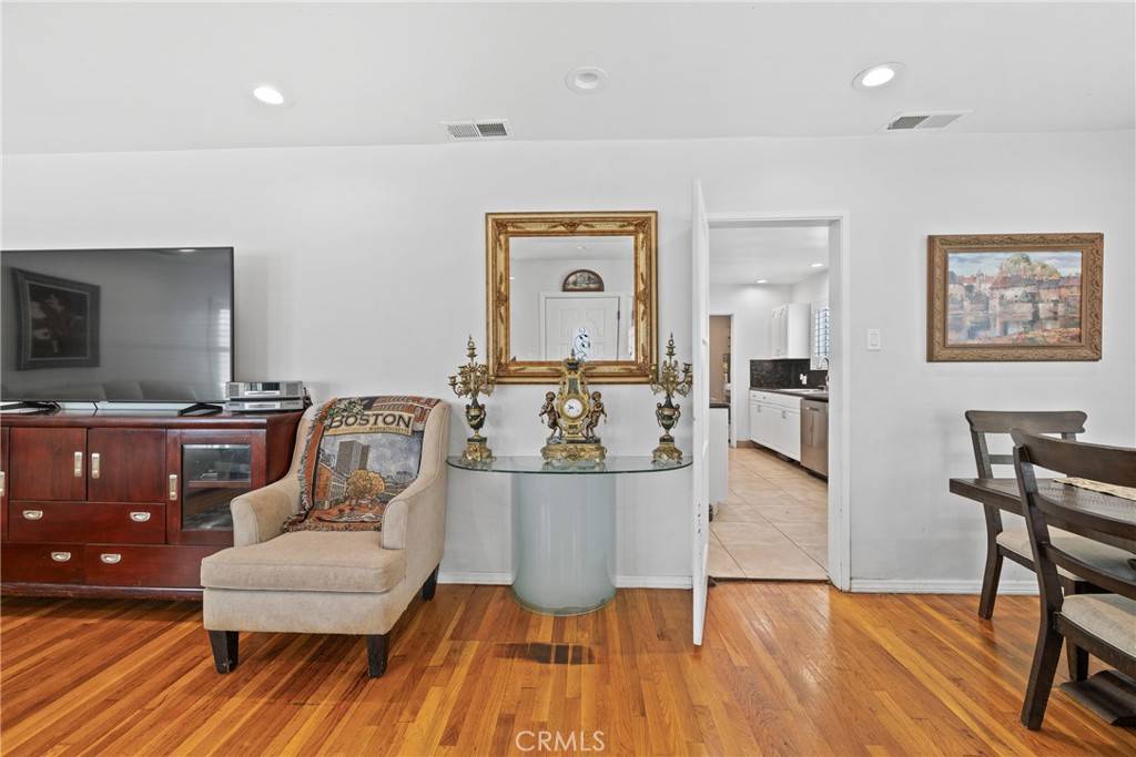 Whittier, CA 90603,15112 Flomar DR