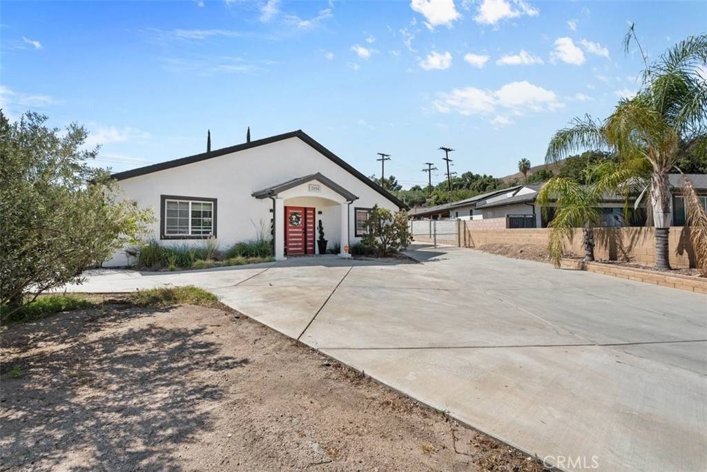 San Bernardino, CA 92404,3994 Modesto DR