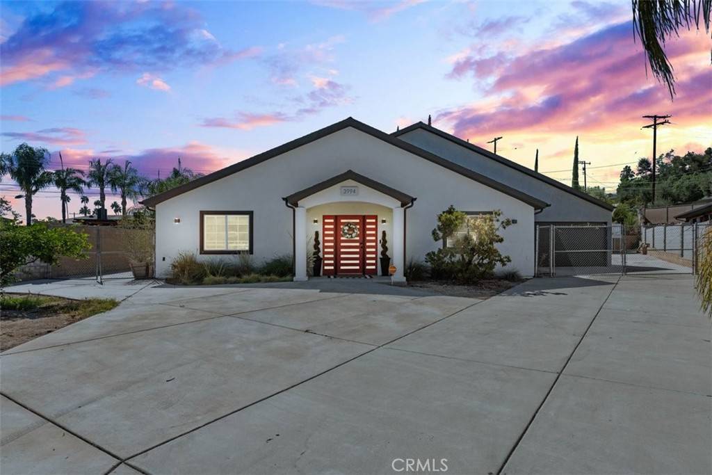 San Bernardino, CA 92404,3994 Modesto DR