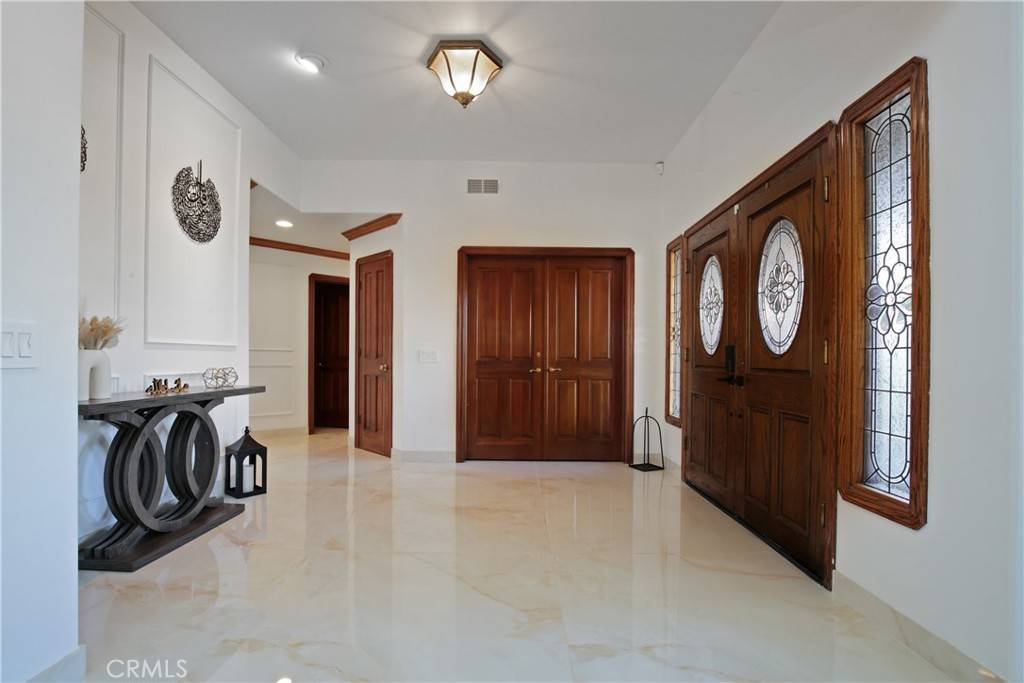 Downey, CA 90240,9378 Suva ST