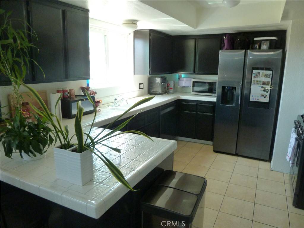 Paramount, CA 90723,14045 1/2 Anderson ST