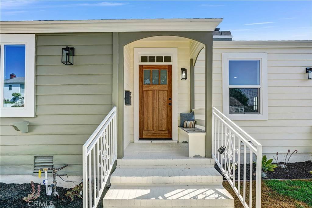Los Angeles, CA 90043,5452 Harcross DR