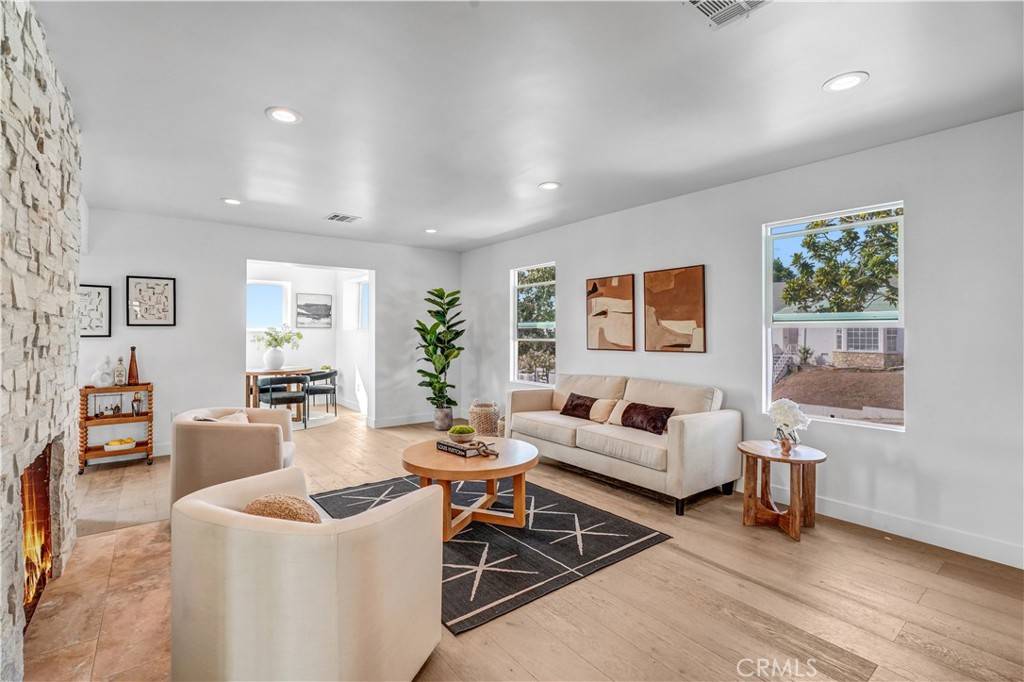 Los Angeles, CA 90043,5452 Harcross DR
