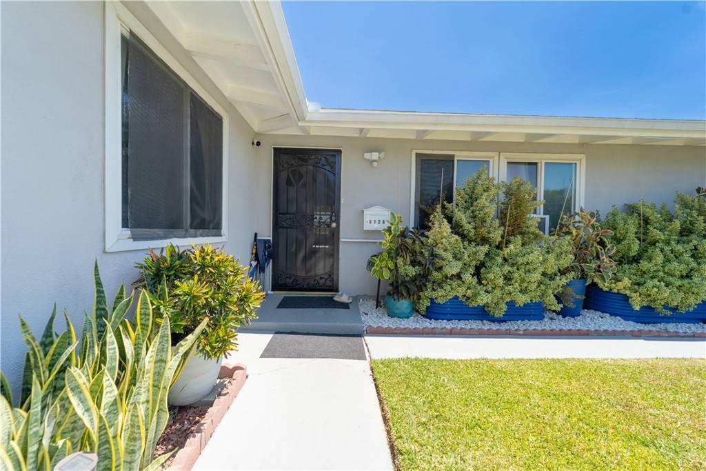 Whittier, CA 90606,8326 Sanger AVE