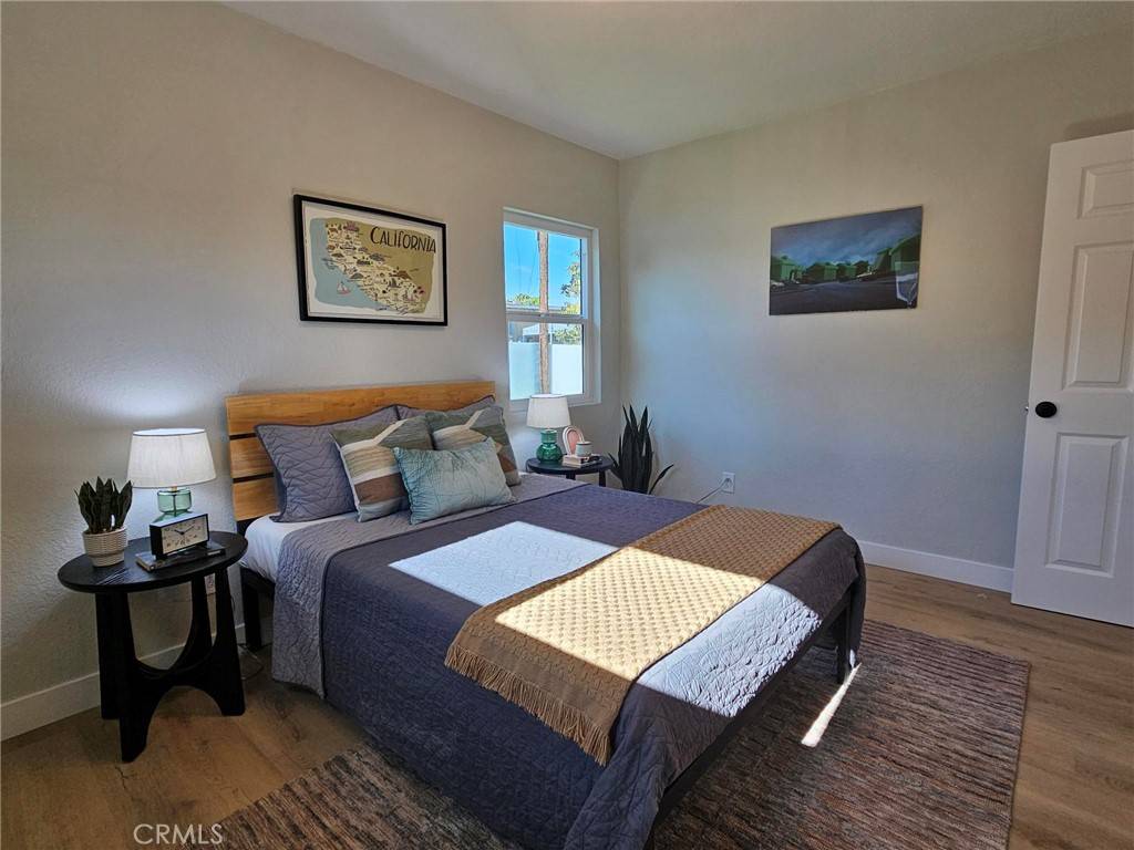 Compton, CA 90220,425 S Cliveden AVE