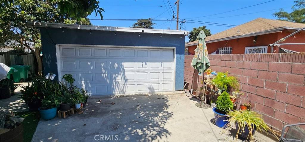 Long Beach, CA 90805,115 E 69th ST