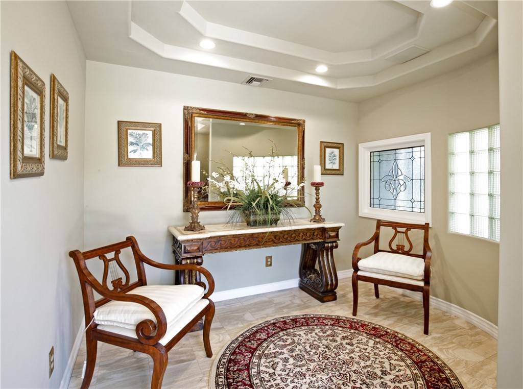 Downey, CA 90241,7845 5th ST