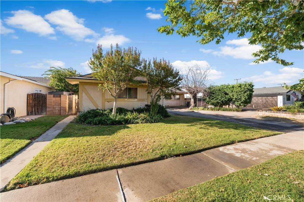 Saugus, CA 91350,22038 Alamogordo RD