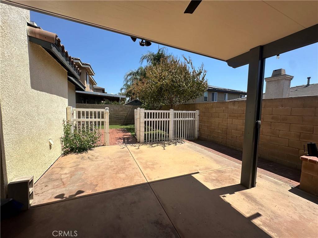 Fontana, CA 92336,16453 Freesia CT